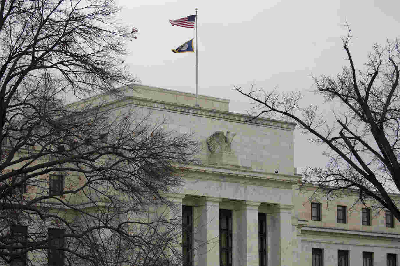 英镑暴动一度跌逾100点 金价刚刚短线拉升