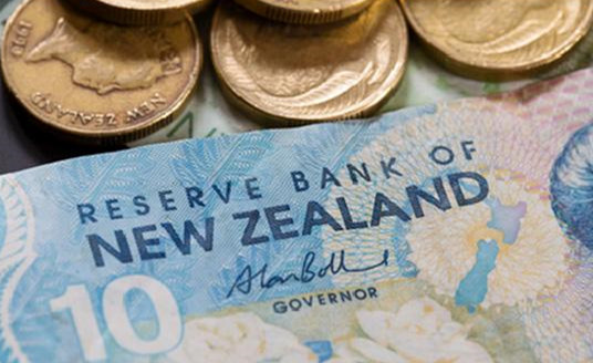《外汇实时汇率》新西兰联储大事落定 纽元大幅上行跳涨近50点