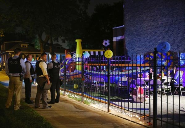 芝加哥重现“罪恶之城” 枪击事件致7人死亡