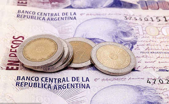 阿根廷比索兑美元跌幅已超50%