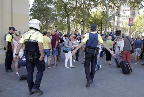 西班牙遭恐袭造成多人死伤 欧洲表示“很受伤”