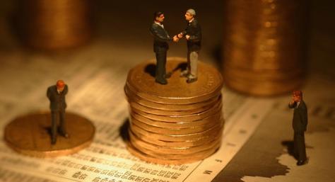 《黄金怎么赚钱》下周金市猛料不断 黄金价格是喜还是忧